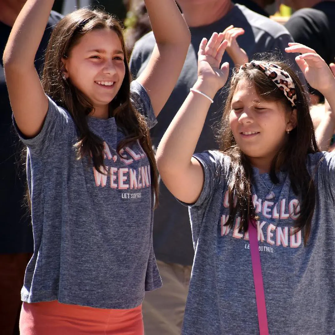 Niagara-on-the-Lake Peach Pageant attracts large crowds in superb sunshine