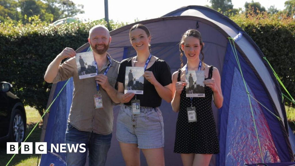 Edinburgh festivals: Fringe performers tenting to economize – BBC