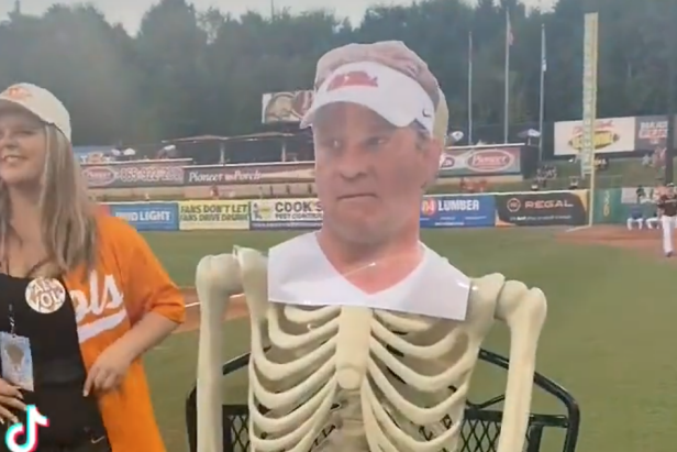 The mid-inning leisure at this Tennessee Double-A sport was youngsters throwing bottles of mustard at Lane Kiffin’s head | That is the Loop