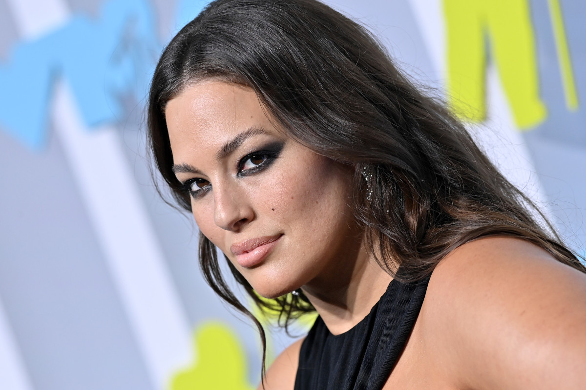 Ashley Graham Is ‘Absolute Perfection’ in Daring Cutout Gown