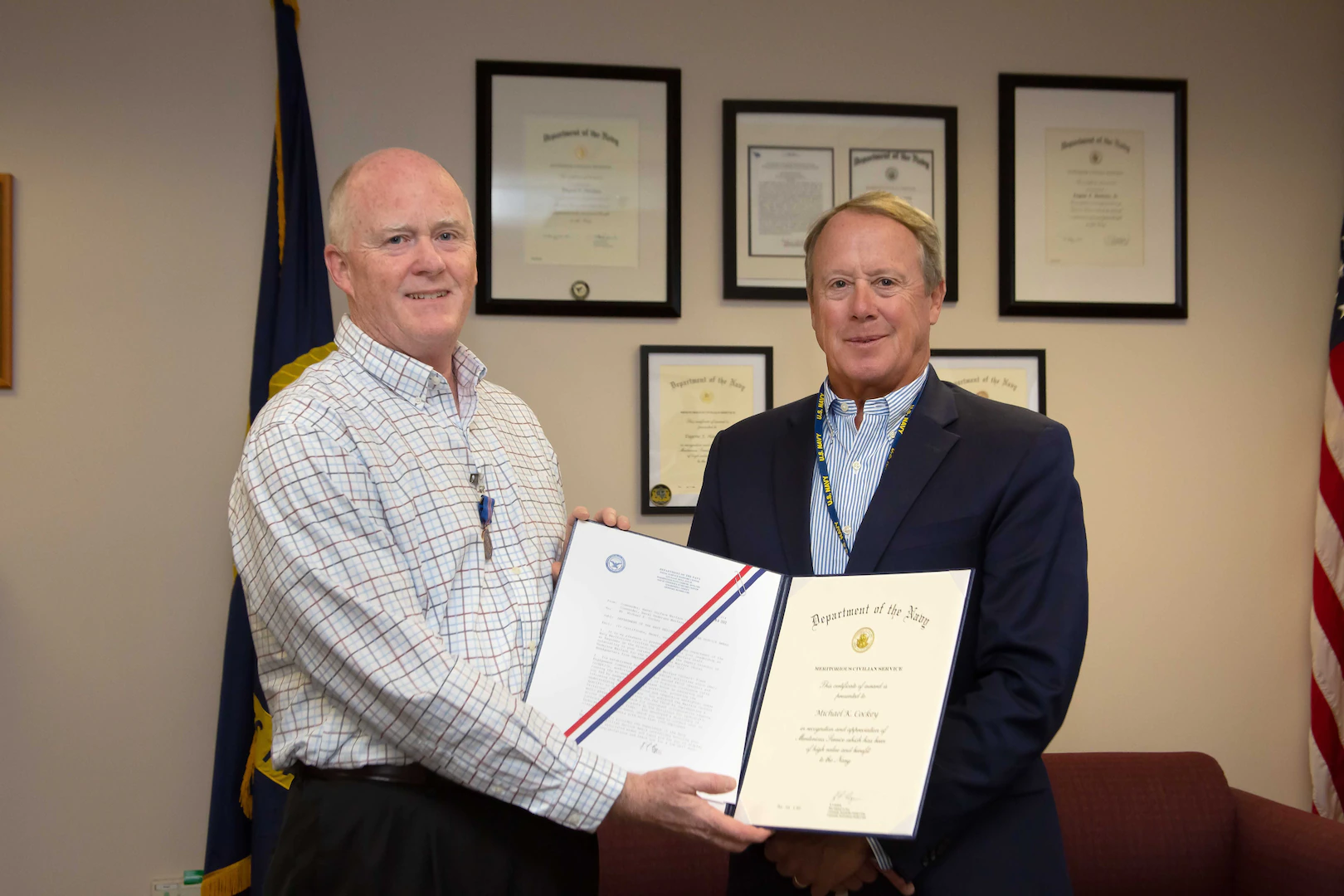 NAVSEA Warfare Facilities Headquarters presents command awards > Naval Sea Programs Command > Saved Information Module