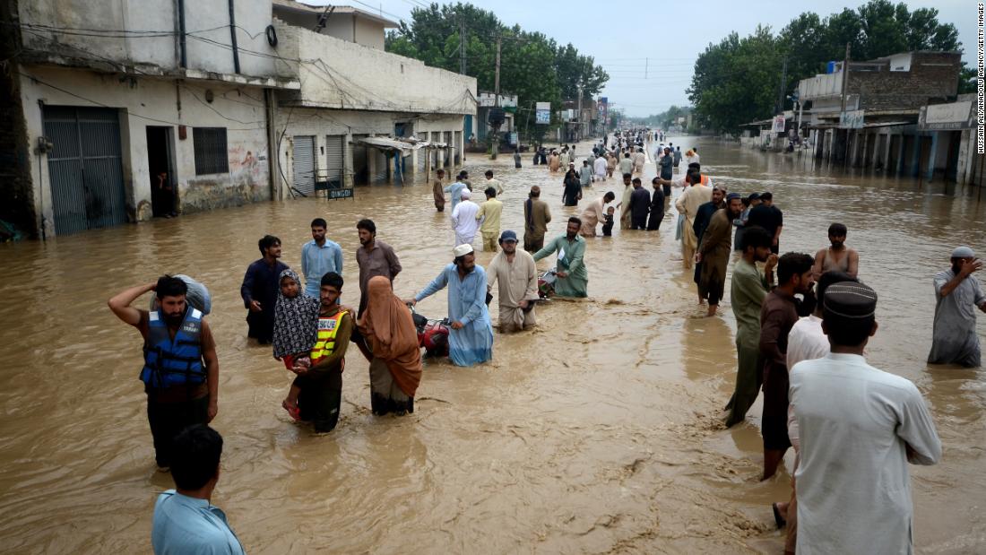 Pakistan floods: Lots of of youngsters amongst 1,000 individuals killed