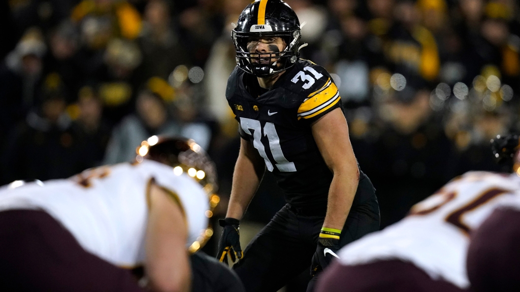 Pair of Iowa Hawkeyes named CBS Sports activities preseason All-People