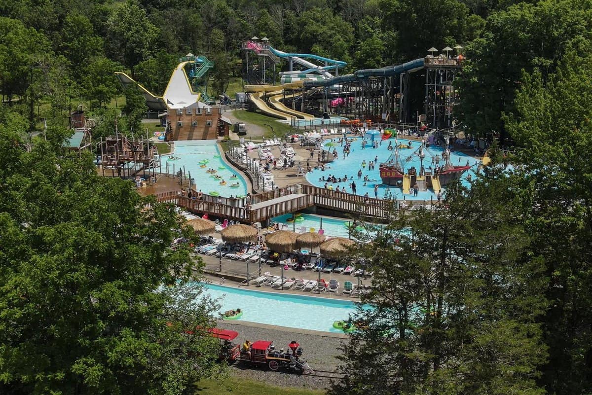 “Picture I will By no means Neglect,” Toddler’s Theme Park Damage Shocks Bystanders