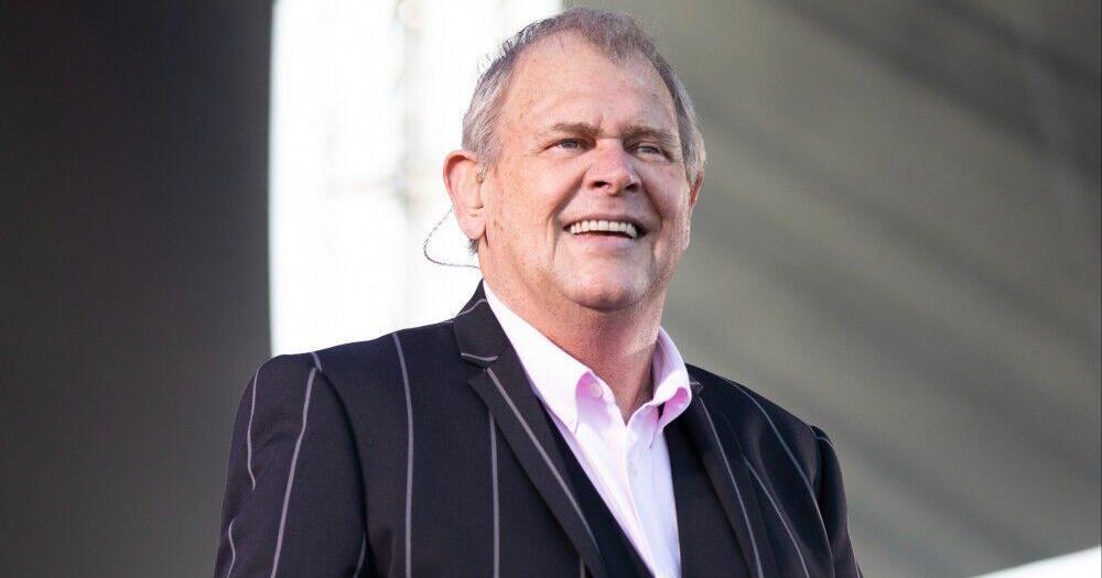 John Farnham has a part of jaw eliminated in most cancers surgical procedure | Leisure