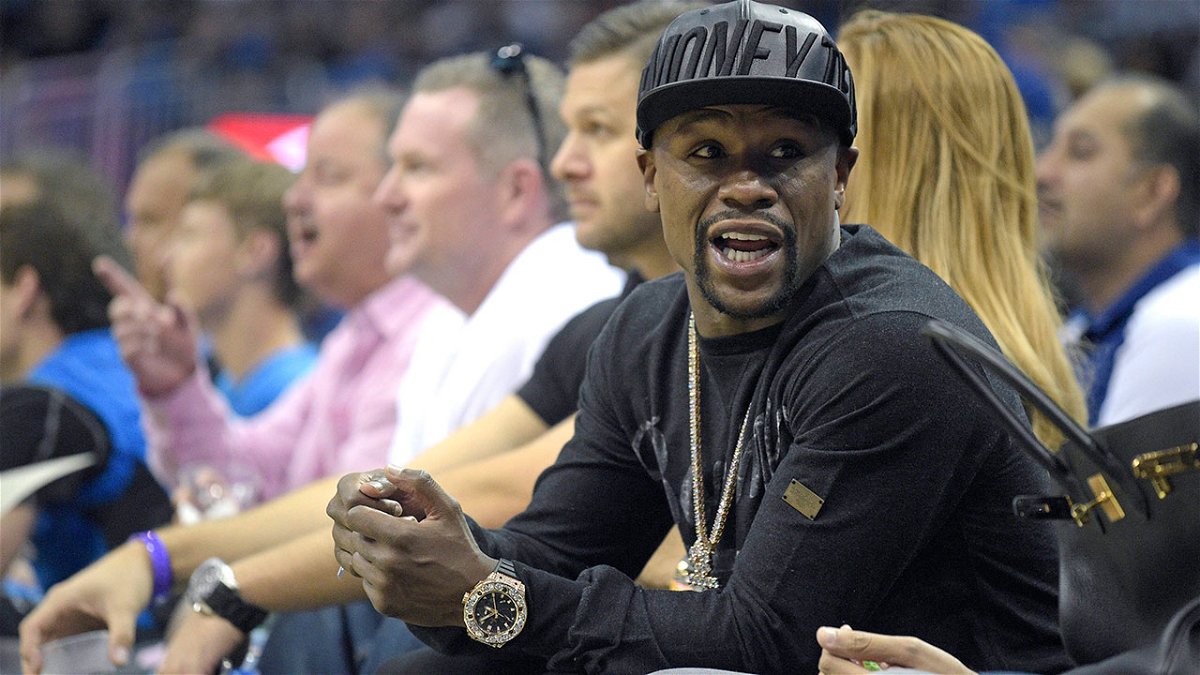 WATCH: Floyd Mayweather Noticed With Jewellery Price Tens of millions at ‘Movie star Occasion’ in Memphis