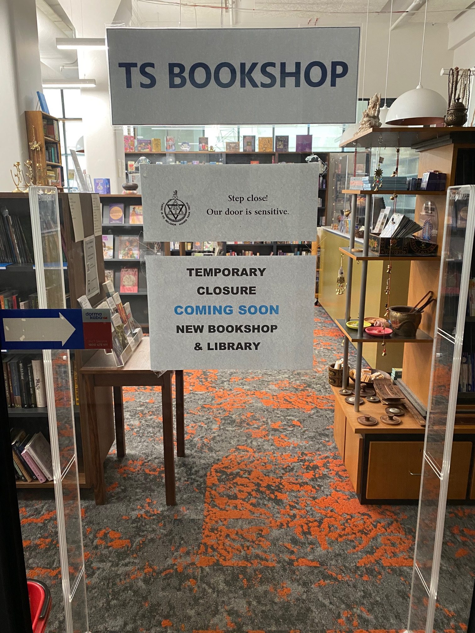 T S Bookshop closes quickly, makes employees redundant