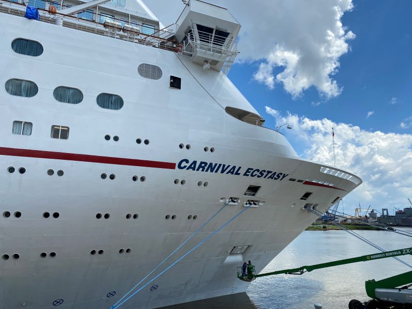 (Live Blog Day 1) Cruising for  Per Day on Carnival’s Oldest Ship: Not What I Expected!