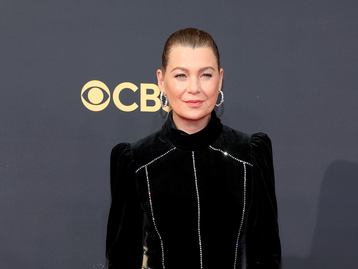 Doubtful Gossip Says Ellen Pompeo Apparently Caught With out Wedding ceremony Ring, Supposedly Regarded Depressing On Trip With Husband