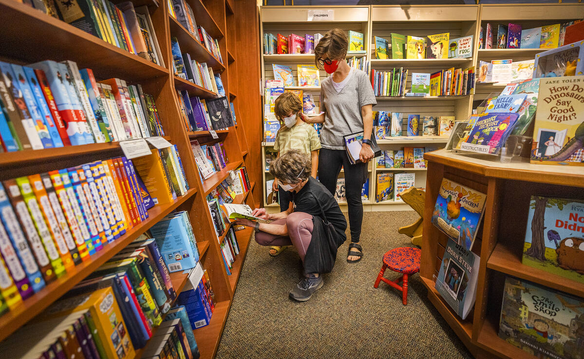 It takes a group to run 4-Eyed Frog Books in Gualala they usually like it