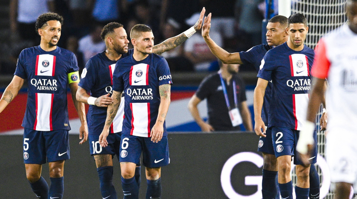 Kylian Mbappé, Neymar Meet to Quash PSG PK Battle vs Montpellier