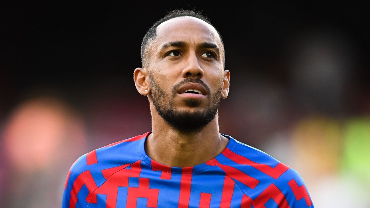 Barcelona’s Pierre-Emerick Aubameyang suffers damaged jaw throughout theft