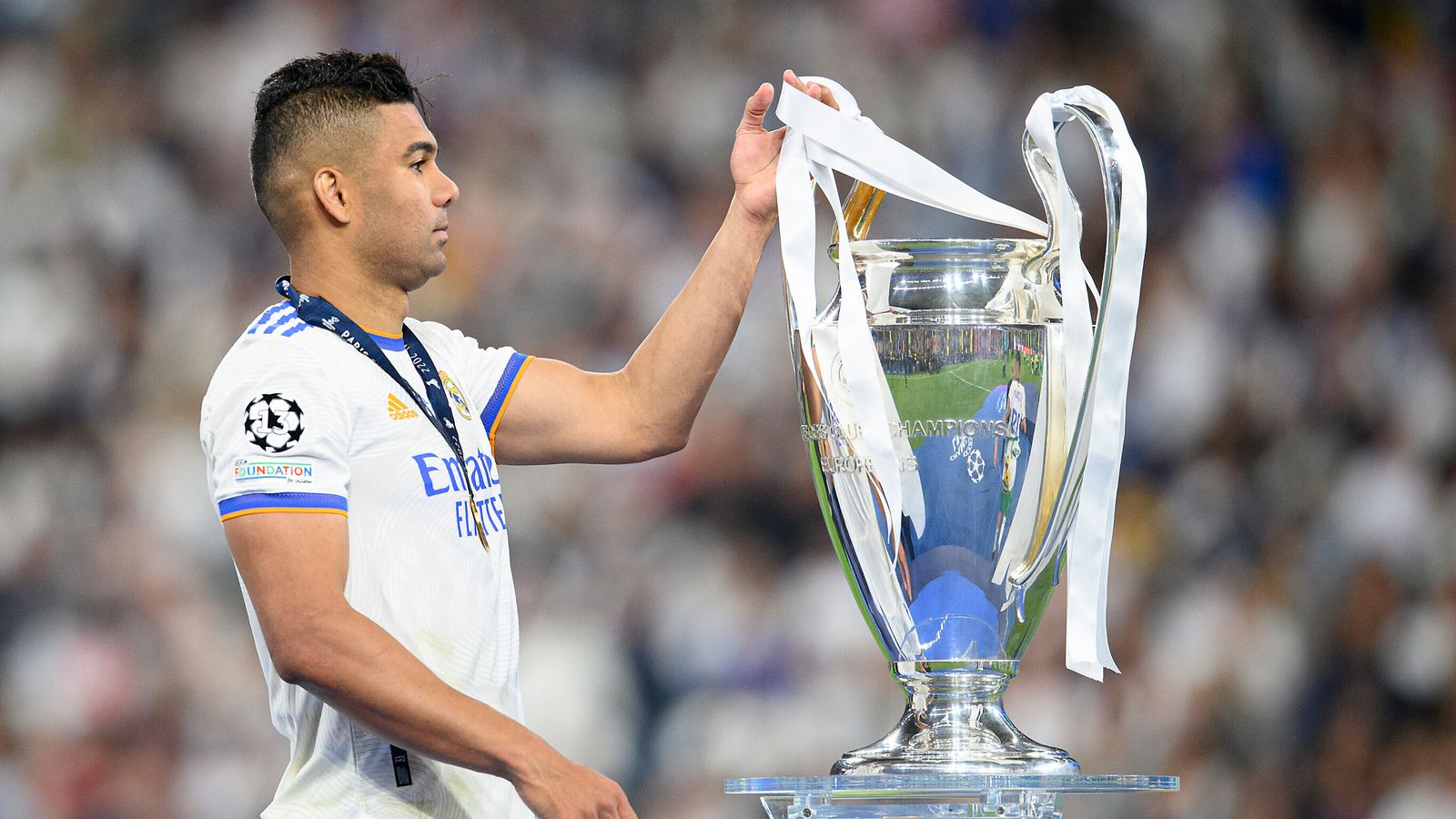 Casemiro: Actual Madrid open to promoting midfielder to Man Utd in switch deal price over £60m | Switch Centre Information