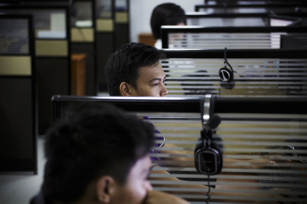 Philippine Name Facilities Win Combat to Work From Dwelling, Hold Perks