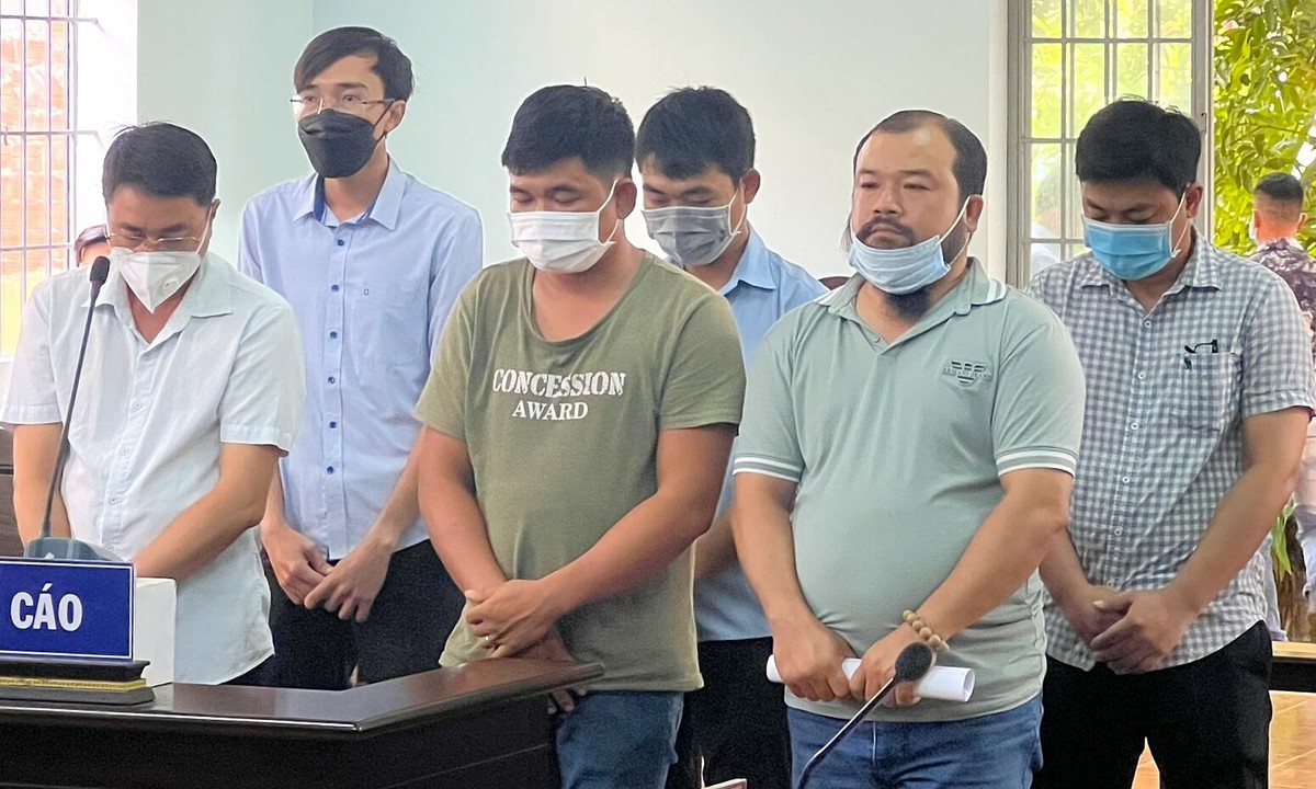 Six jailed in central Vietnam for faking Covid test results, travel papers