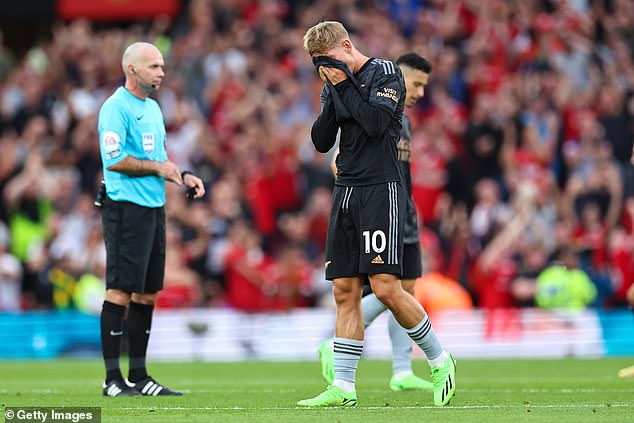 Emile Smith Rowe seems to undergo one other harm setback throughout warm-down at Outdated Trafford