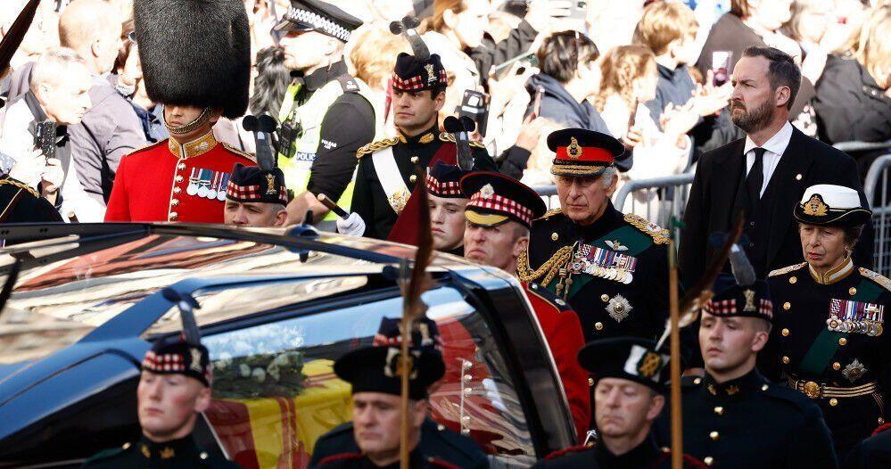 King Charles leads royal procession behind Queen Elizabeth’s coffin | Leisure