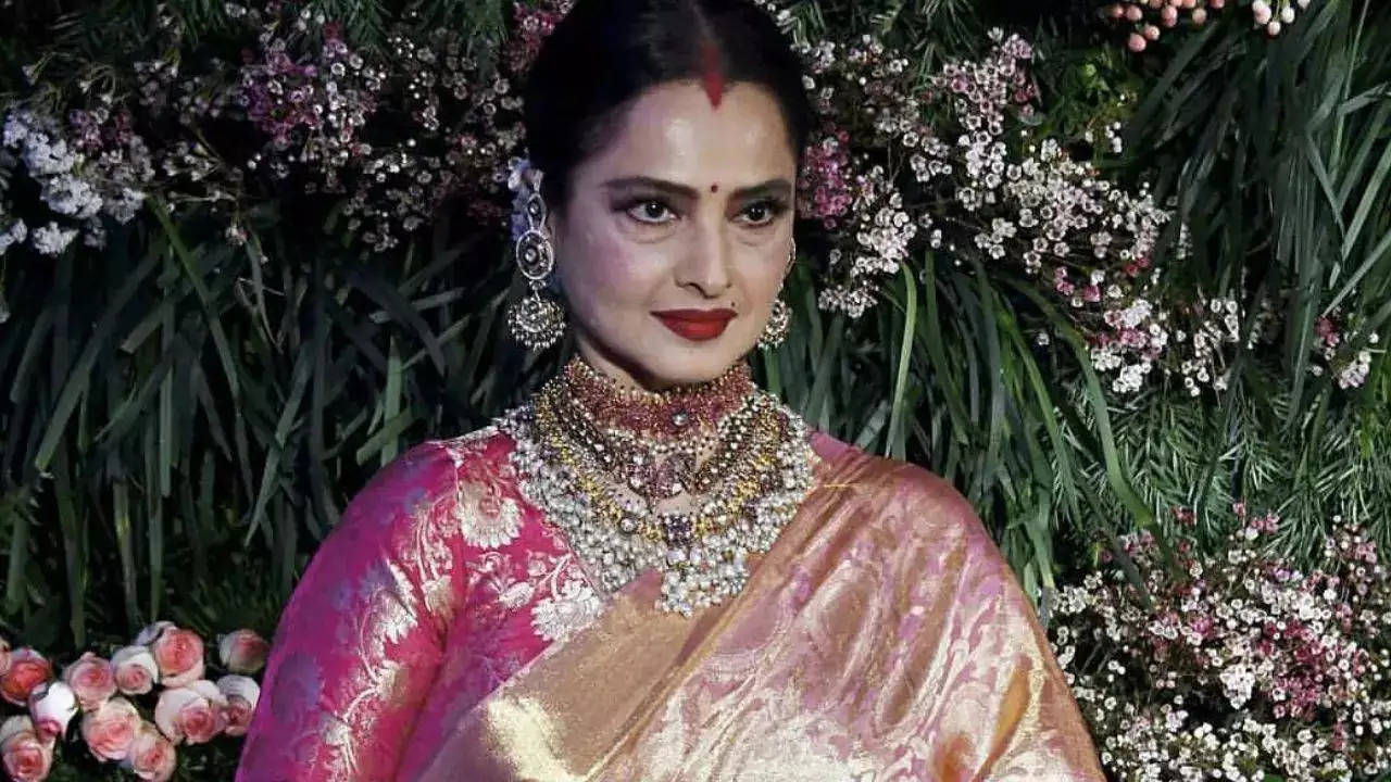 Six suggestions from Rekha’s e-book of secrets and techniques for timeless magnificence