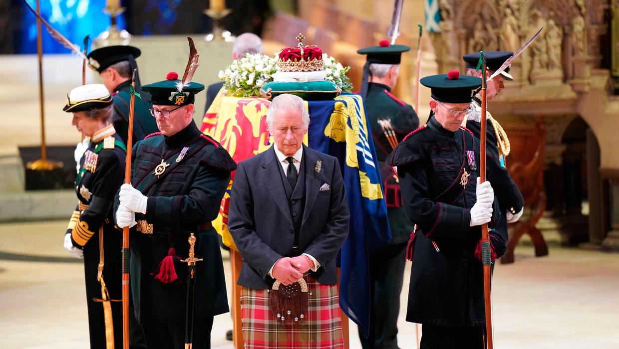 From theme park closures to toned-down tills, among the extra uncommon methods UK mourners are paying their respects to Queen Elizabeth II