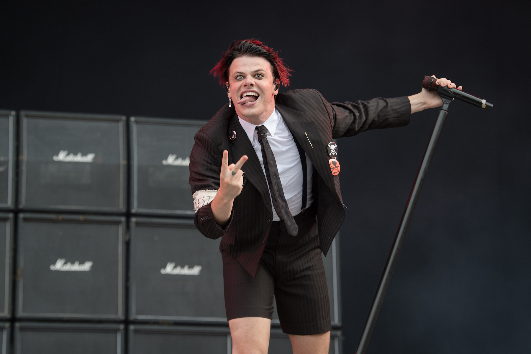 Yungblud Struts His Stuff in Music Video for ‘Tissues’ – Rolling Stone