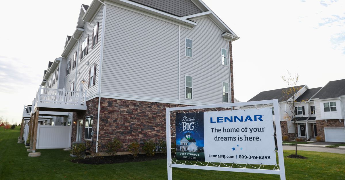 Lennar beats quarterly revenue estimates on robust demand for houses