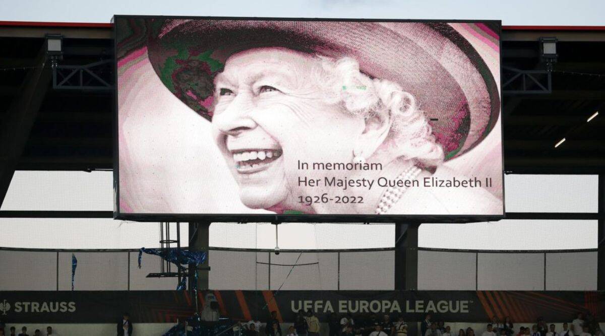 UK authorities tells Premier League golf equipment they will go forward with video games following Queen’s loss of life