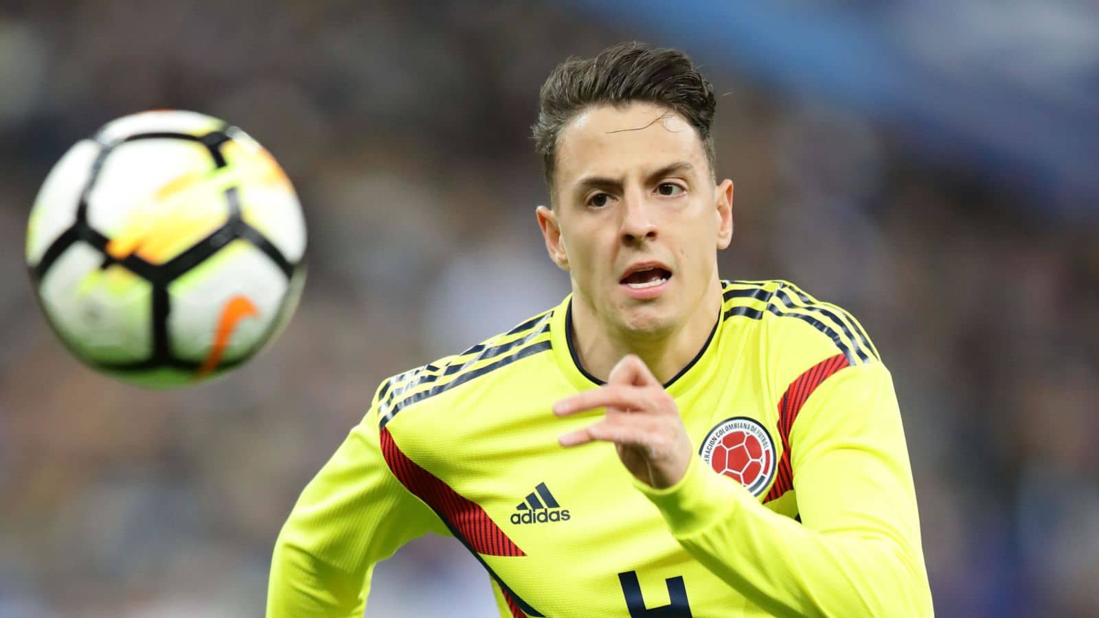 Ten Hag able to snap up free-agent Colombian star to repair huge Man Utd fear; Newcastle plot thrilling double January deal