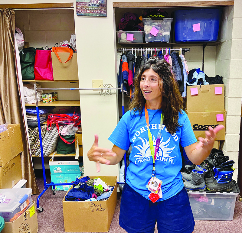 Being ‘bucket fillers’: Native ministries group contributes to varsities' Kindness Closets – Woodstock Unbiased