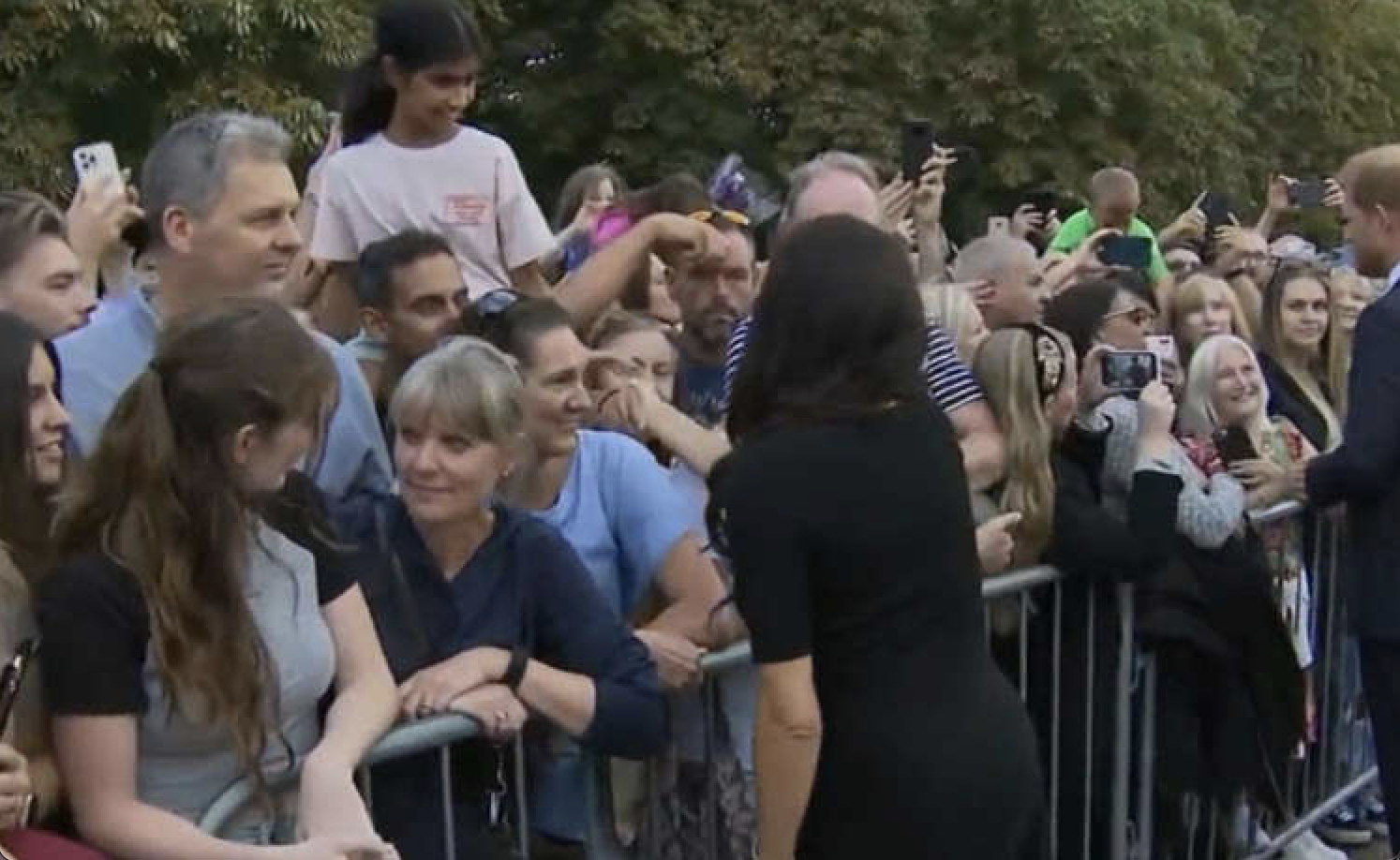 Meghan Markle: Video of White Girl Refusing to Shake Duchess’ Hand Goes Viral