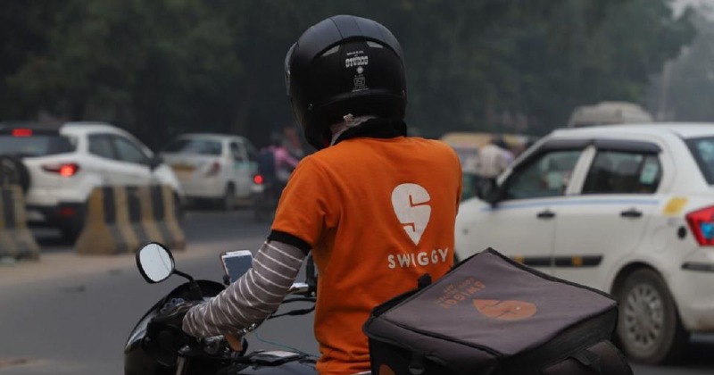 Swiggy Supply Agent Helps Aged Chennai Couple Contact Their Son