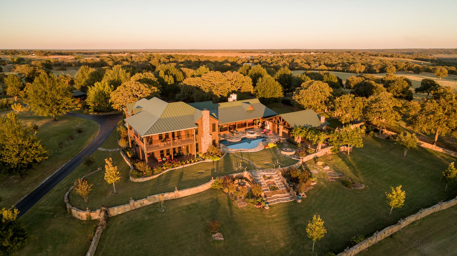 Terry Bradshaw Lists Sprawling 744-Acre Ranch for .5 Million