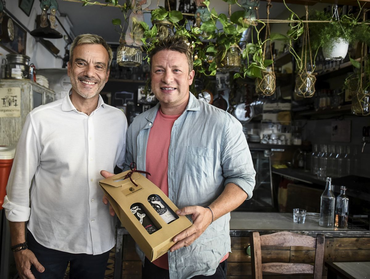 Thessaloniki Mayor and Celeb Chef Jamie Oliver Discuss Greek Gastronomy