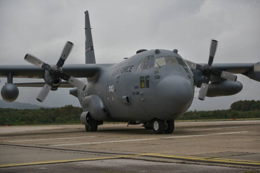 Air Drive grounds most C-130Hs as a consequence of cracked propeller barrels