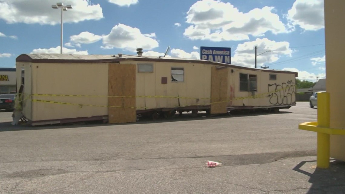 Cellular residence left behind in west-side buying heart parking zone