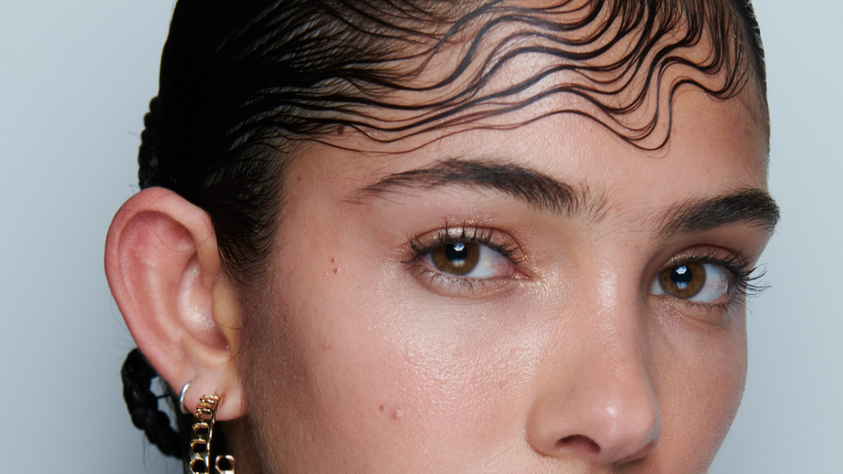 Hairlines and Foreheads Are Rising as a Backstage Magnificence Fixation for Spring 2023