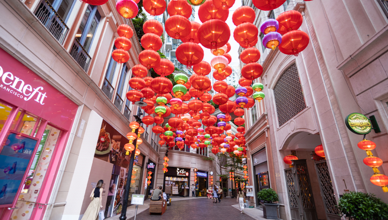 Lee Tung Avenue celebrates Mid-Autumn Pageant with over 800 lanterns