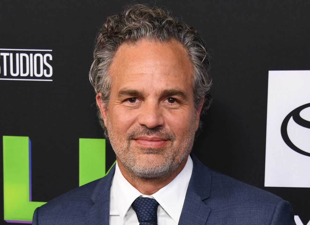 Mark Ruffalo Kicks Off ‘Cozy Boy Fall’ With Hilarious Photograph