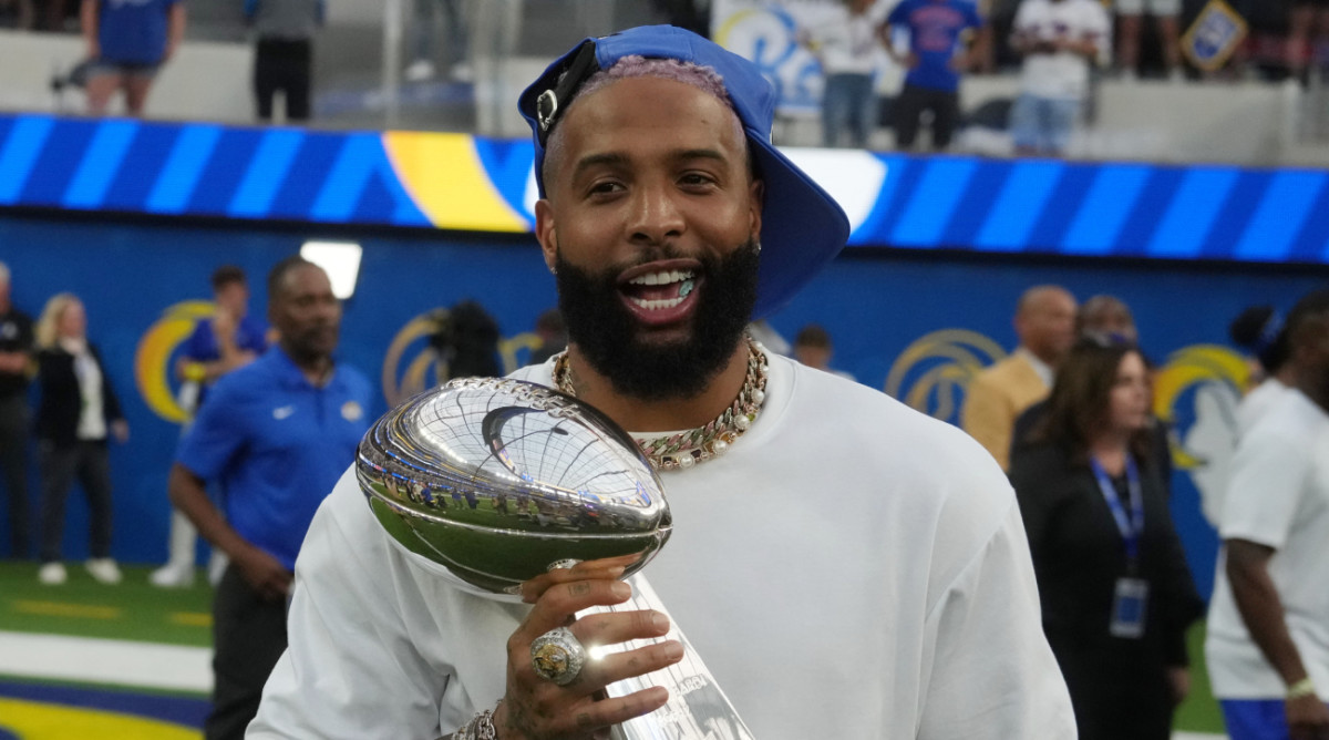 Odell Beckham Jr. Hoists Lombardi Trophy at Payments-Rams Recreation