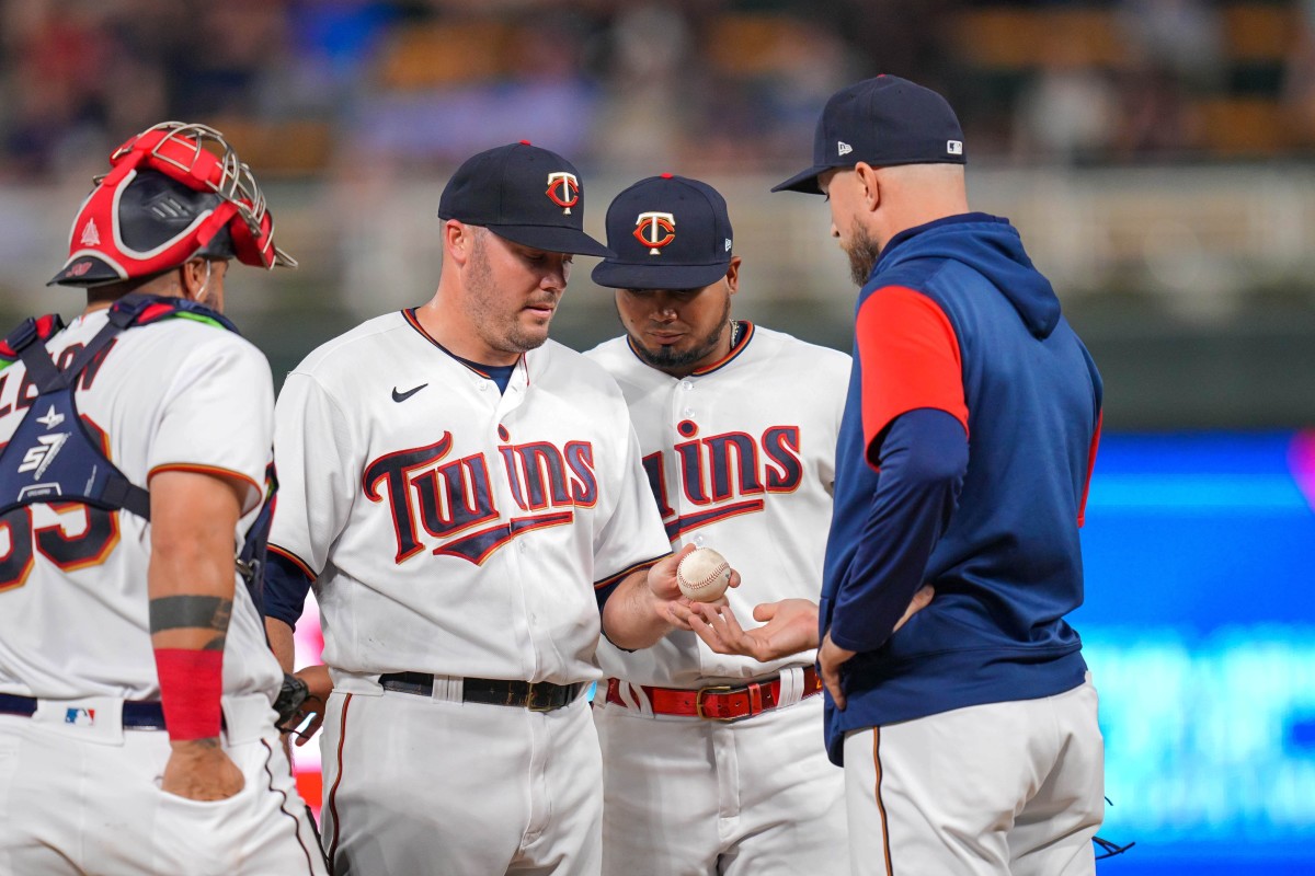 Twins get swept at residence by Cleveland, fall below .500