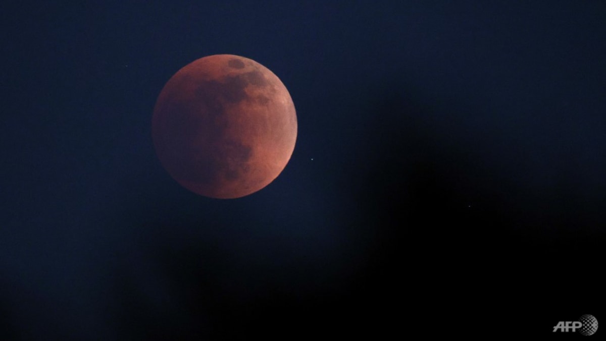 Attainable sighting of uncommon blood moon over Singapore on Nov 8