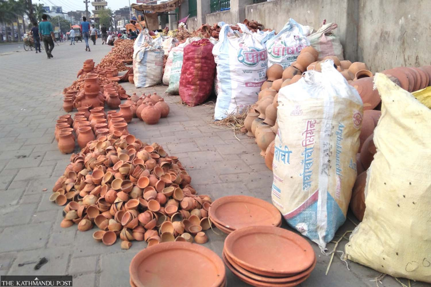 Demand for earthen pots will increase with upcoming Chhath competition