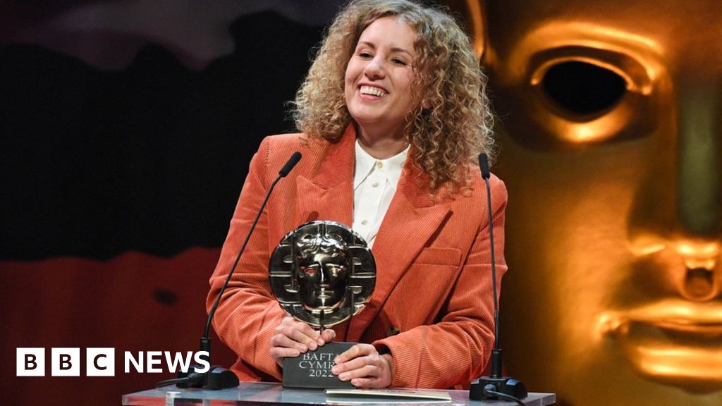 Bafta Cymru: In My Pores and skin takes three awards – bbc.com