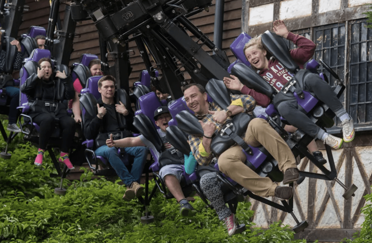 Popular Theme Park Bans New iPhones From Rollercoasters After Malfunction