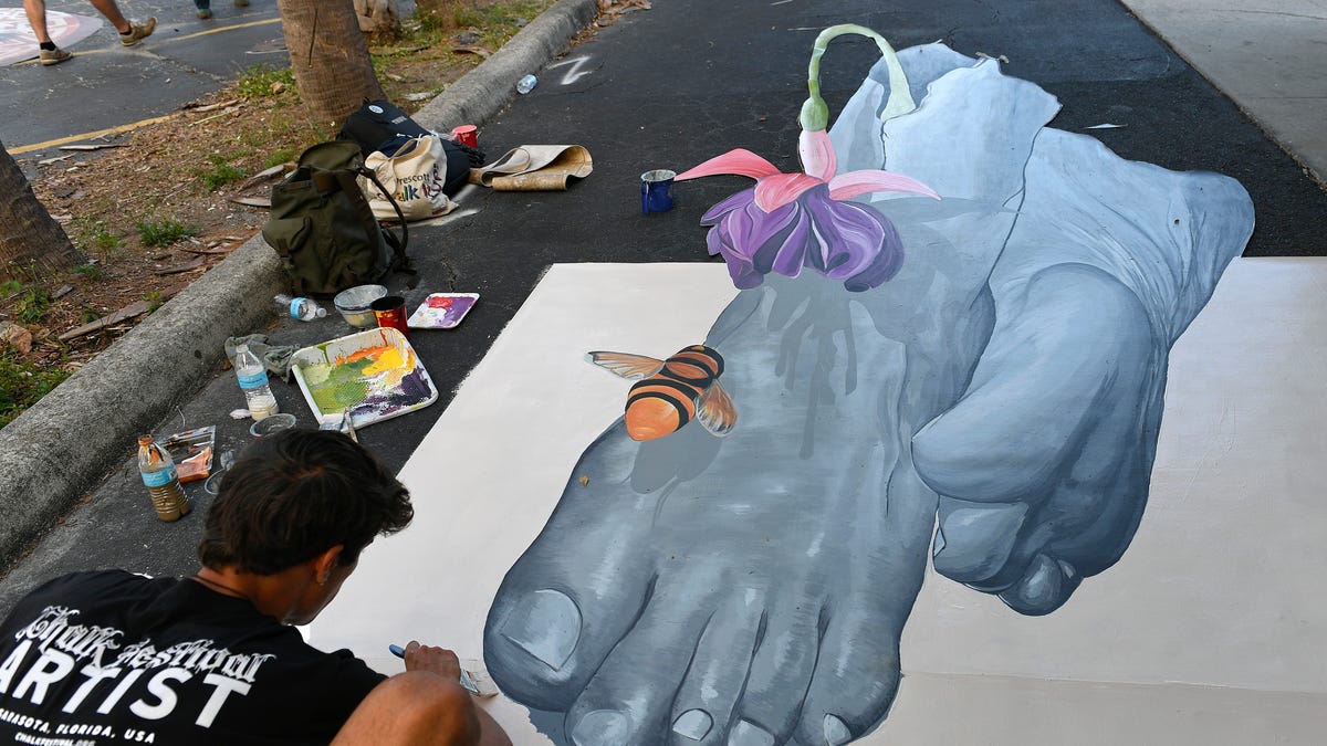 PHOTOS: Chalk Pageant's 3-D Installations in Sarasota – Sarasota Herald-Tribune