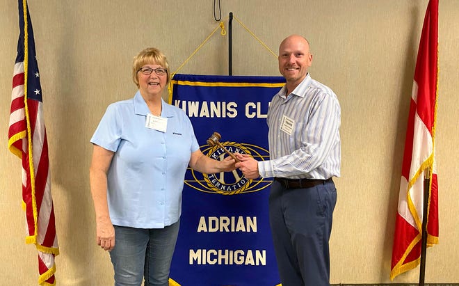 Kiwanis Membership of Adrian passes gavel in change management