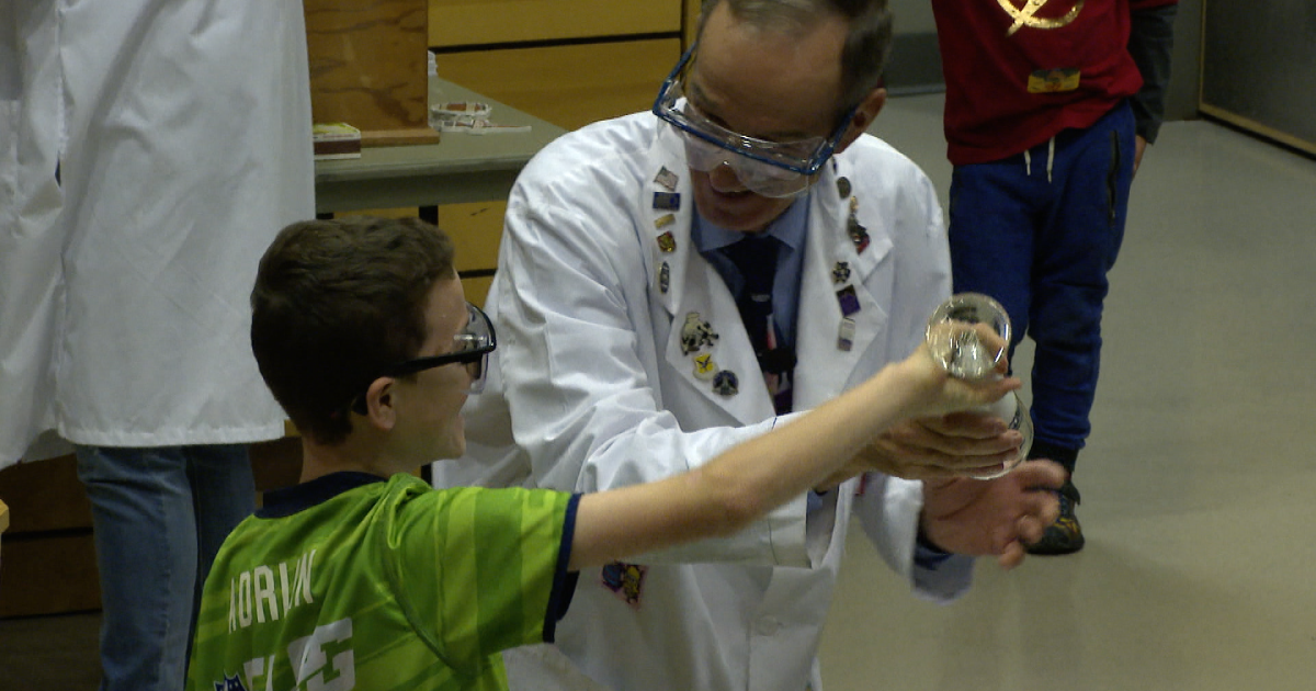 Cool Science makes use of magic to show youngsters about science