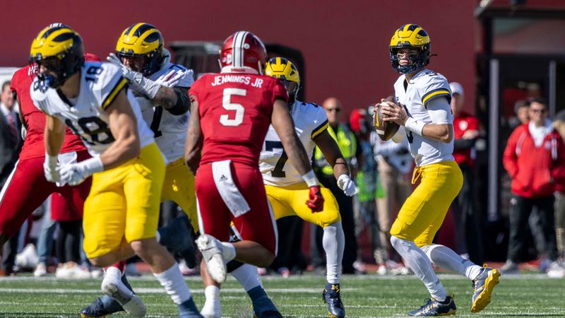 Awards and Honors: McCarthy Earns Davey O’Brien Nationwide Quarterback Honor