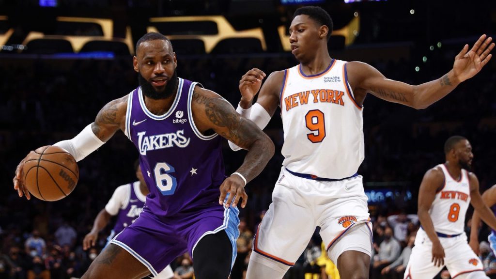 Knicks, Lakers Dominate NBA’s Most In-Demand Games for 2022-23 Season – Sportico.com