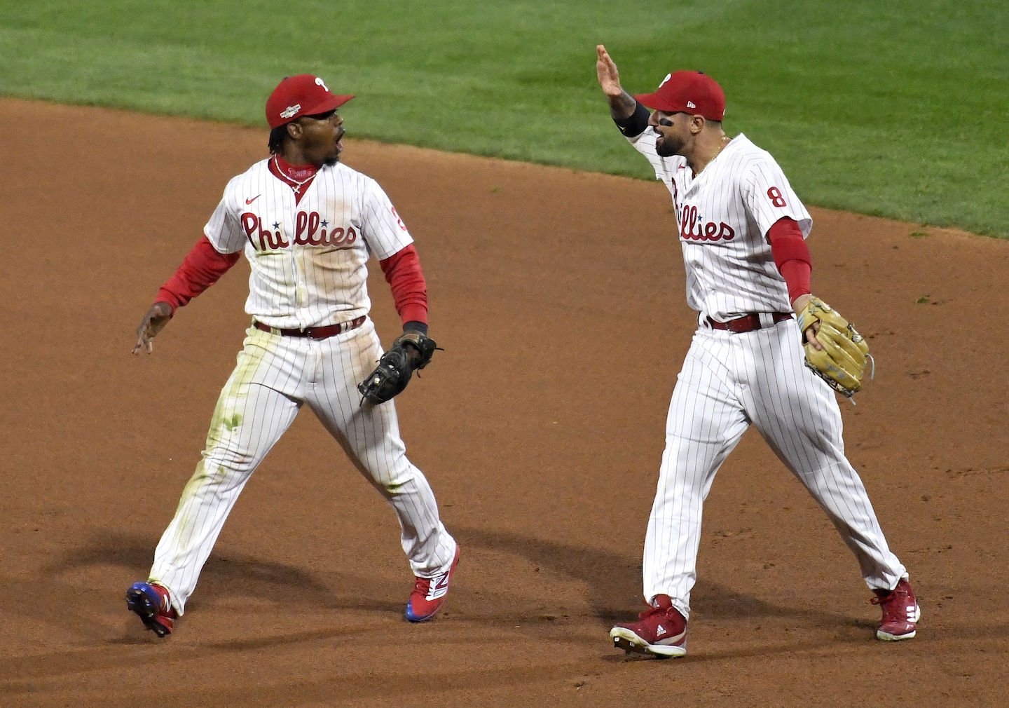 Earlier than a raucous dwelling crowd, Phillies seize higher hand on Padres in NLCS