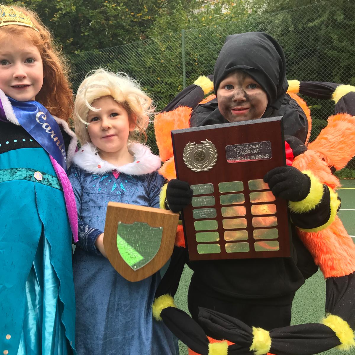 Louie the bug wins high prize at South Zeal Carnival | tavistock-today.co.uk – Tavistock Instances